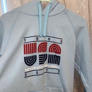 North Face women’s sweatshirt